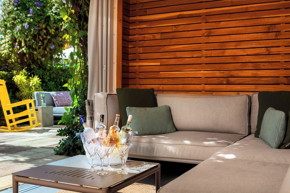 Kimpton Surfcomber Hotel by IHG - photo 86