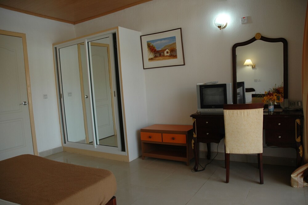 Cape Point Hotel — Bakau — photo 5