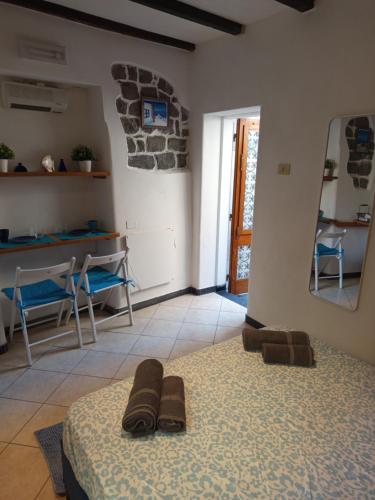 Edoardo S Rooms — Vernazza