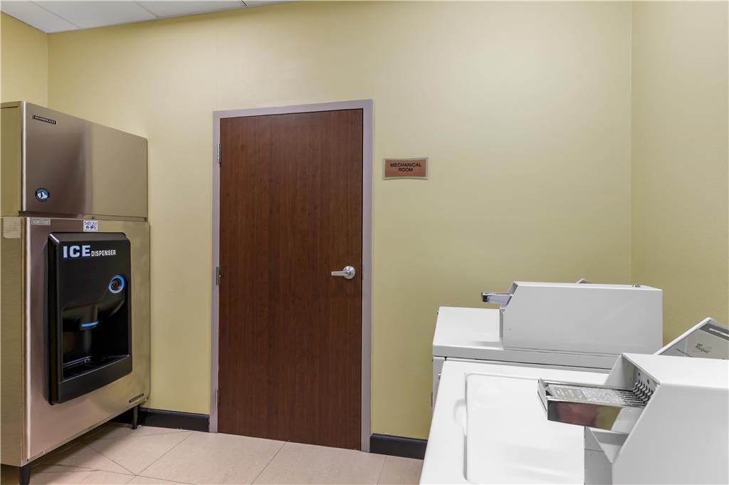 Best Western Plus JFK Inn & Suites - photo 49