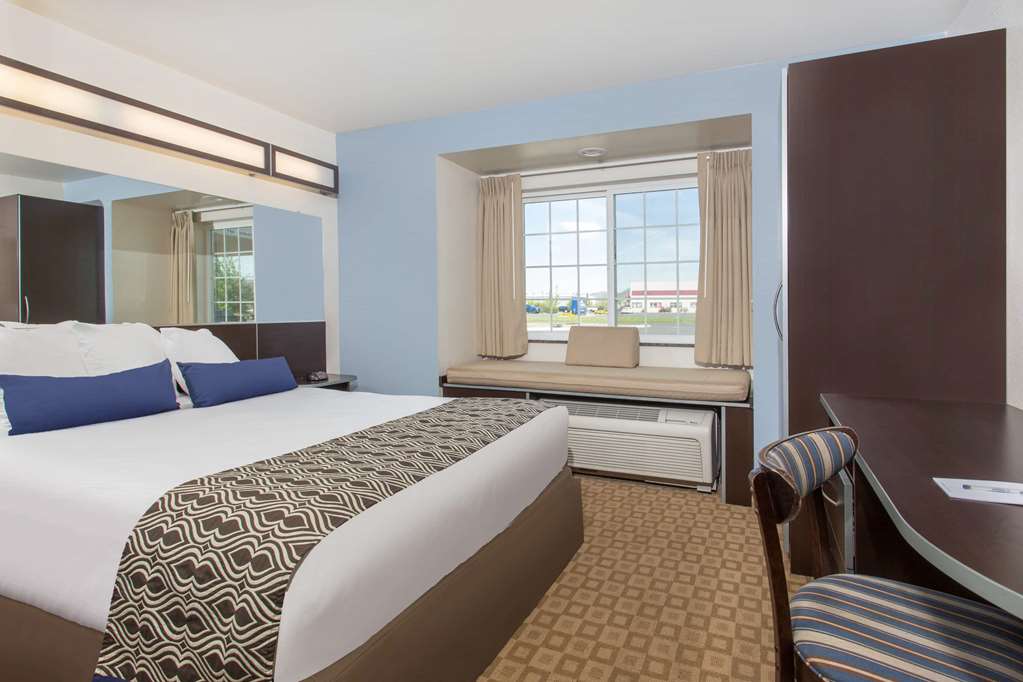 Microtel Inn & Suites by Wyndham Klamath Falls - photo 6
