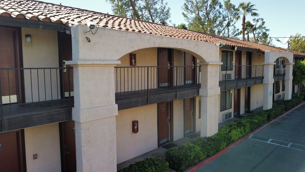 Hospitality Inn San Bernardino Redlands - photo 31