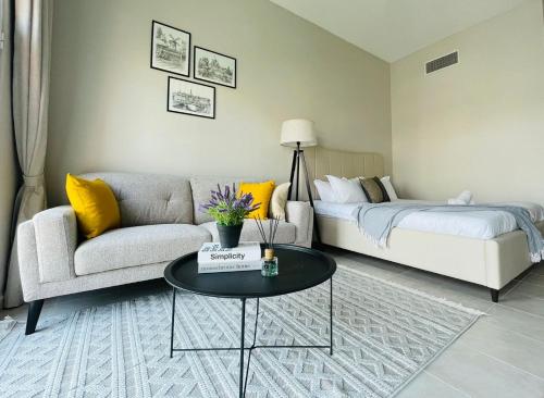 Stylish Studio in Discovery Garden MED100 — 4-Star Luxury Hotel in Dubai, United Arab Emirates