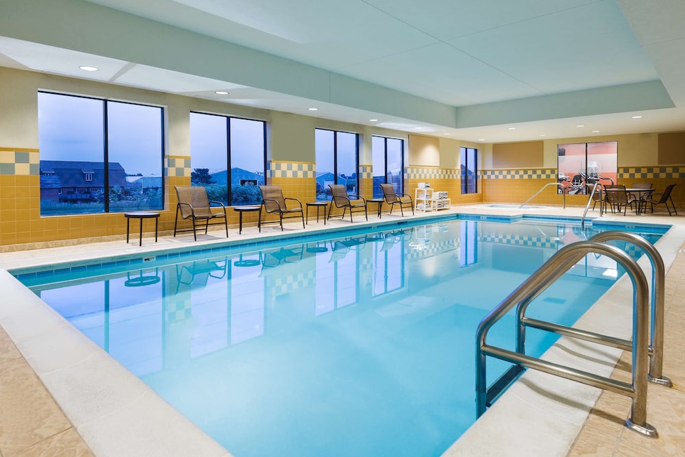 Hampton Inn & Suites Peoria at Grand Prairie IL - photo 29