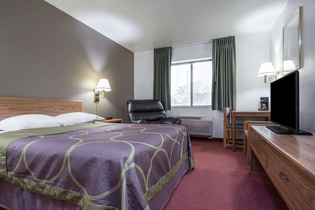 Super 8 by Wyndham Fond Du Lac - photo 7