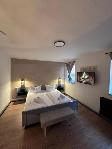 Gasthof zum goldenen Schiff Lehmzimmer Sand — hotel in Marktbreit