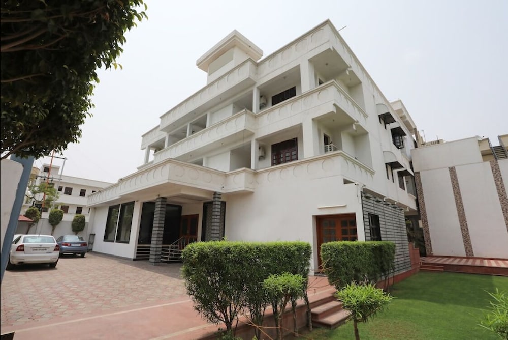 Hotel Marc Royal - carbon neutral hotel in Agra