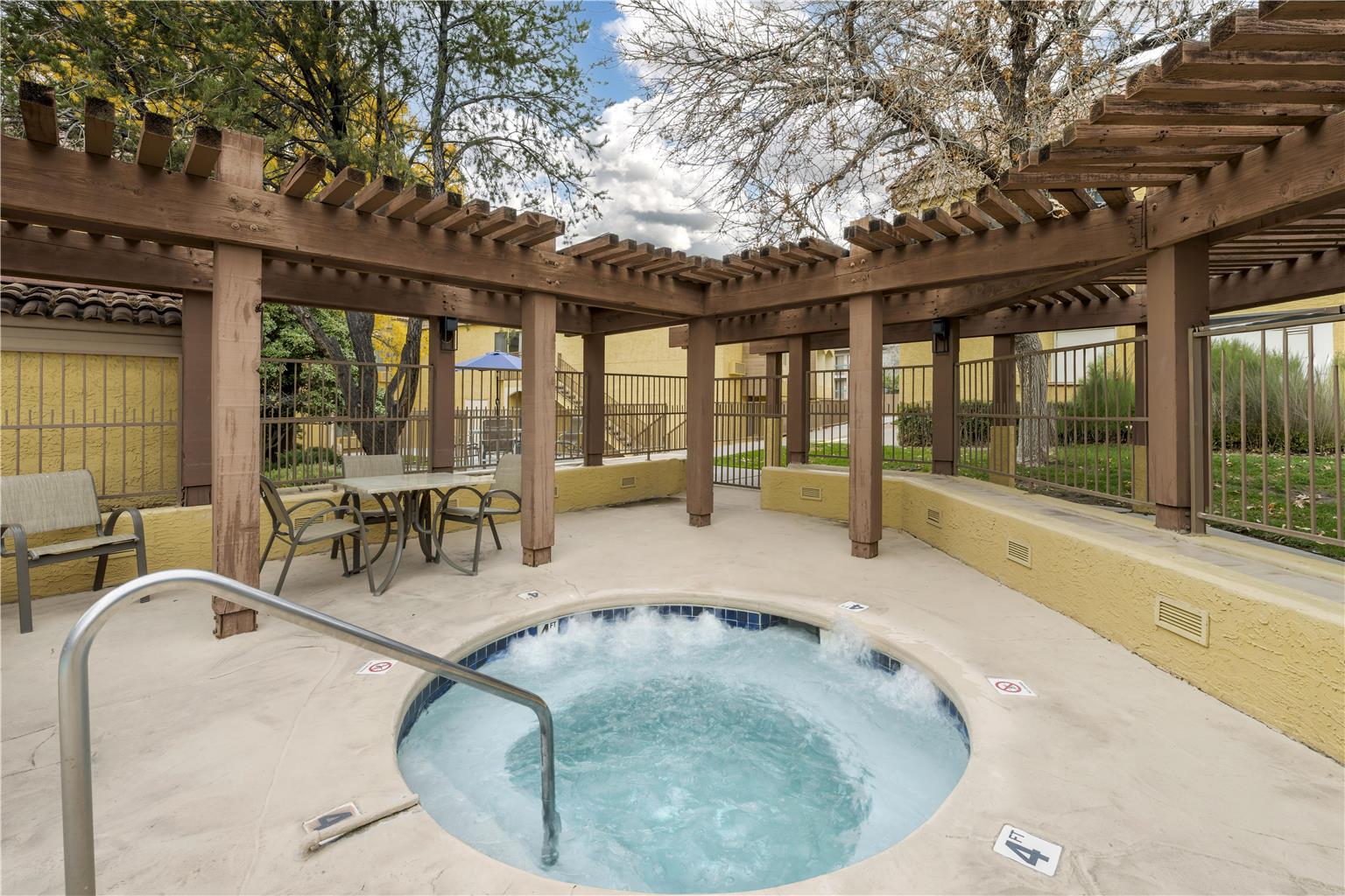 Best Western Airport Albuquerque InnSuites Hotel & Suites - photo 57