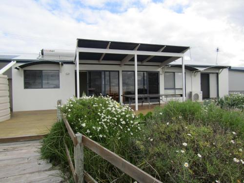 Bliss Beachfront Sultana Point - last minute hotel in Unknown City