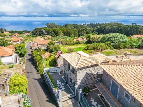 Casa do Palheiro Ribeirinho by Rent a key — 4-Star Luxury Hotel in Porto Moniz, Portugal