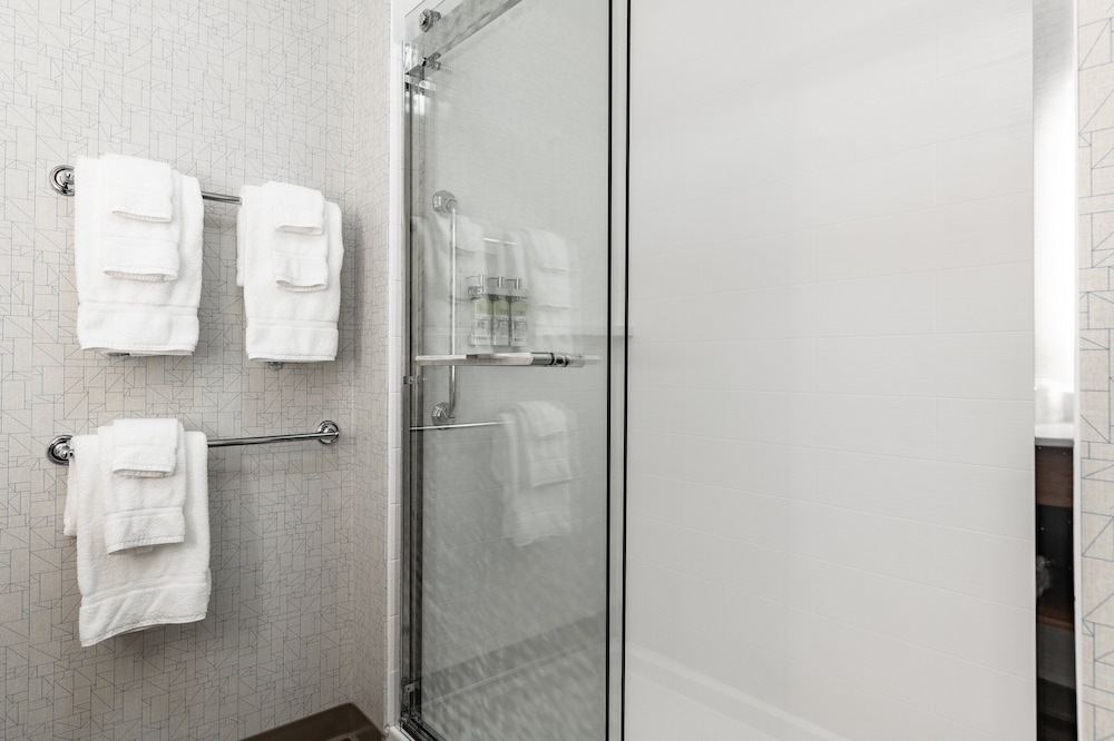 Holiday Inn Express & Suites Moundsville by IHG - photo 30
