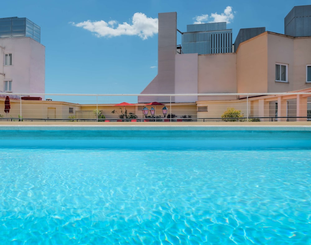 NH Collection Madrid Colón — 4-Star Luxury Hotel in Madrid, Spain