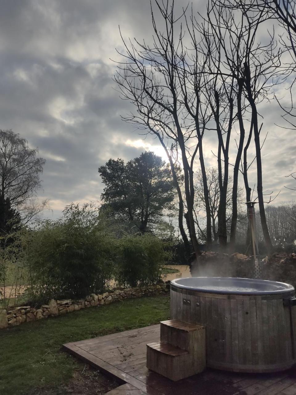 La Manova Nature Detente Spa Sauna Bain Nordique Jacuzzi — Bourges