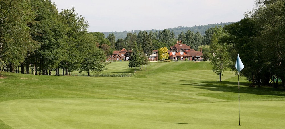Gatton Manor Hotel & Country club — hotel in Dorking