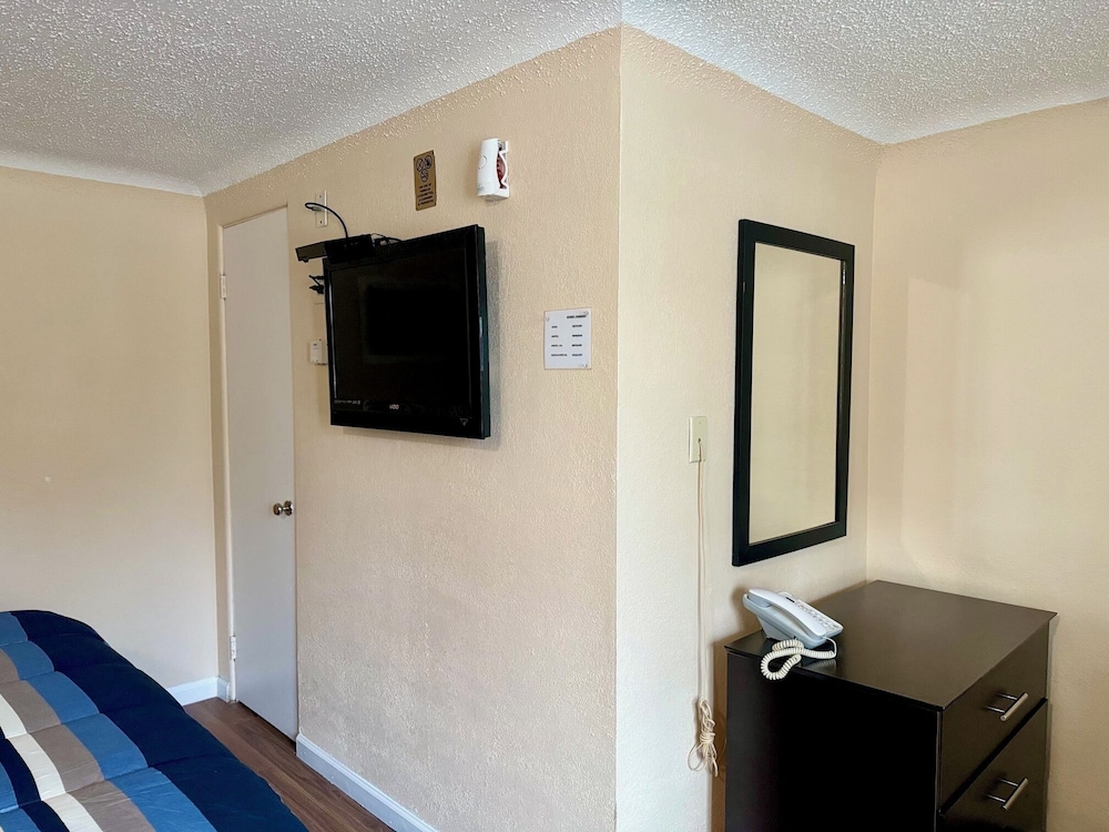 Gratiot View Motel - photo 32
