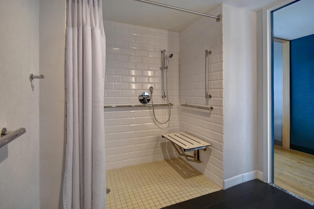 Four Points by Sheraton Boston Newton - photo 28