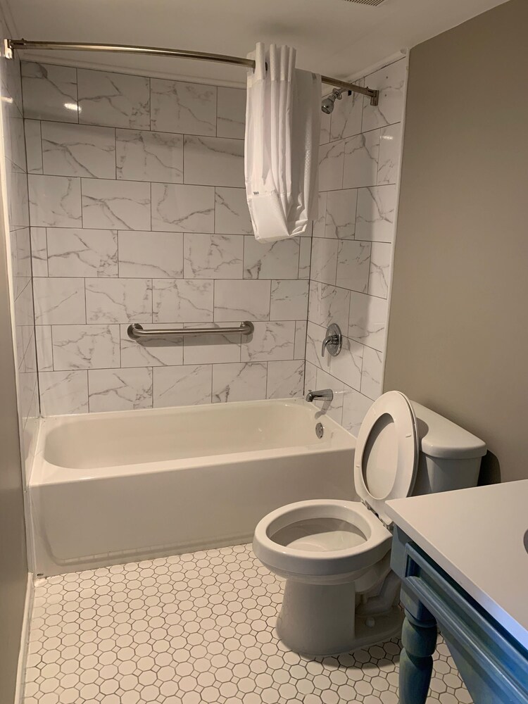 Seven Hills Suites - photo 10
