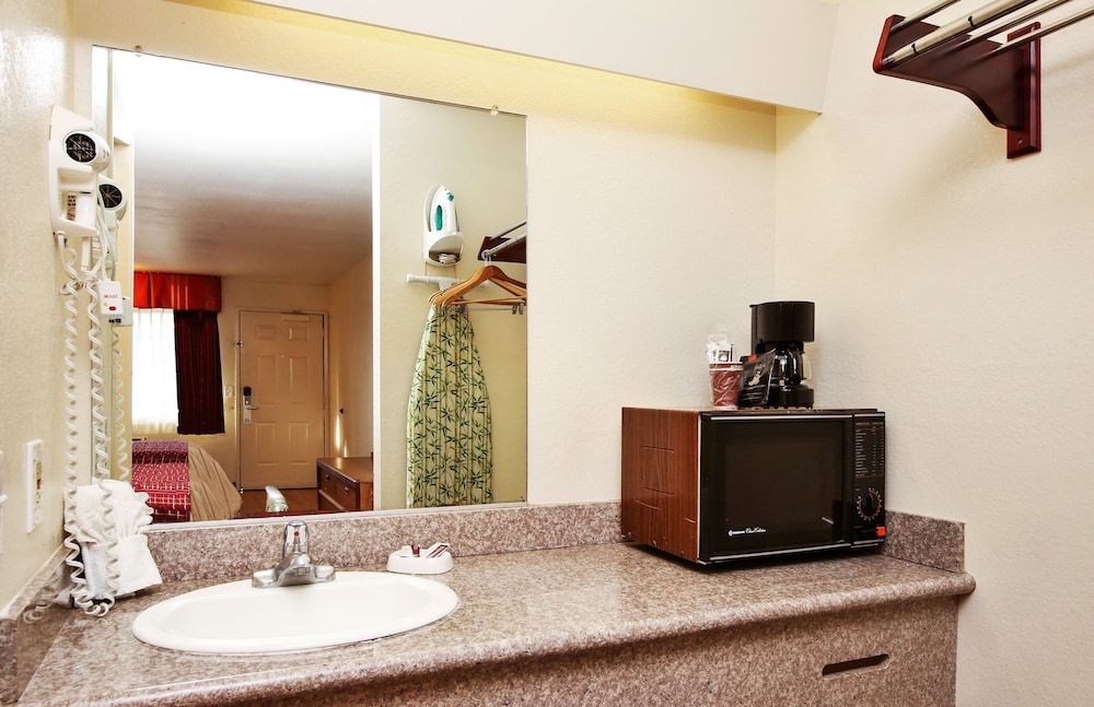 Red Roof Inn Lompoc - photo 46