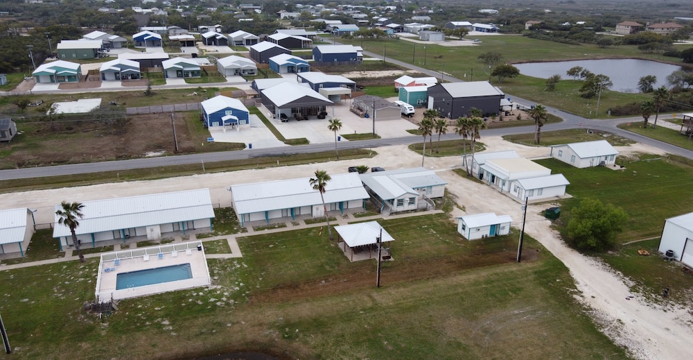 Captain Quarters Motel - photo 26