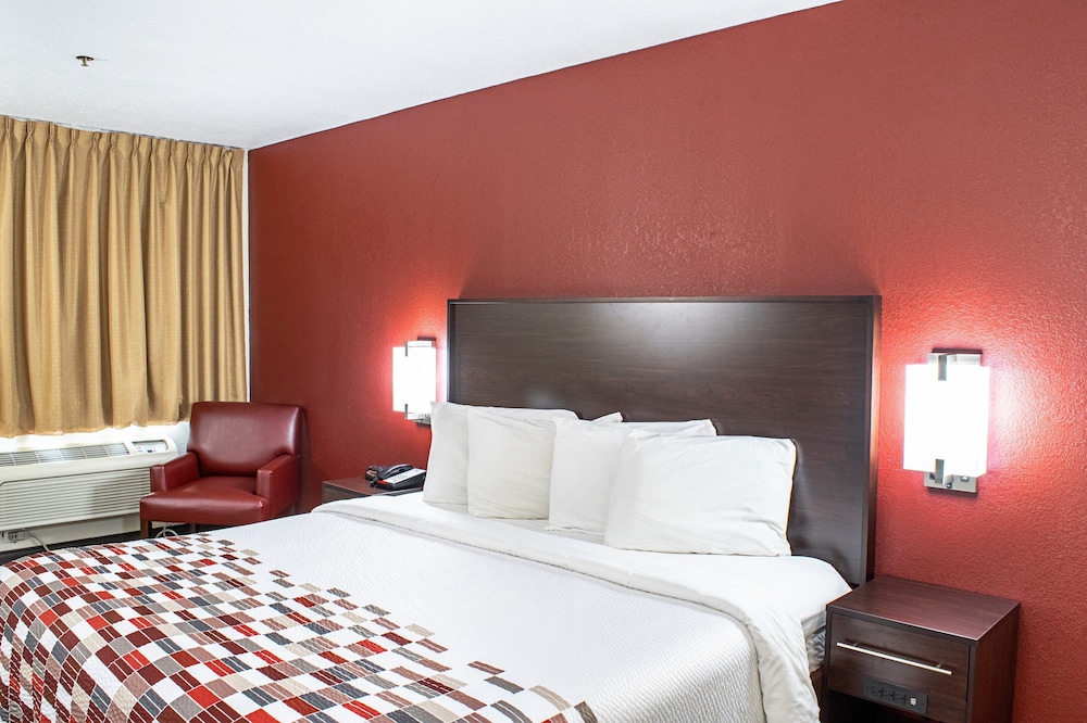 Red Roof Inn & Suites Middletown Franklin - photo 11