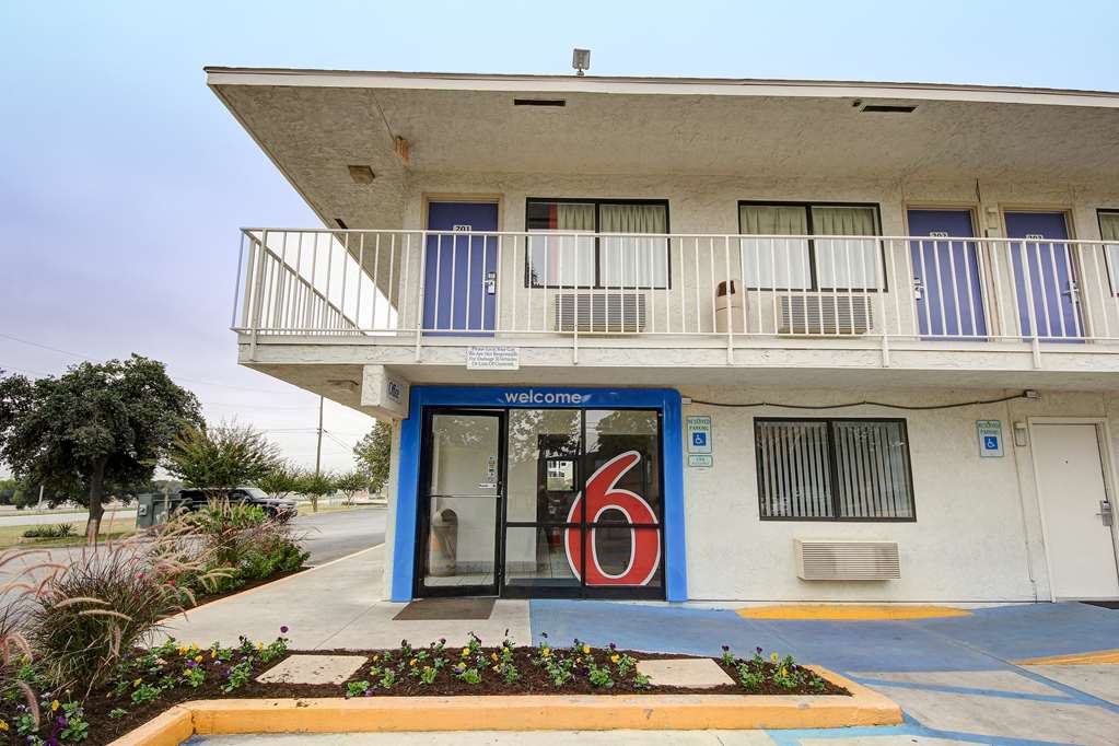Motel 6 San Marcos TX - photo 3