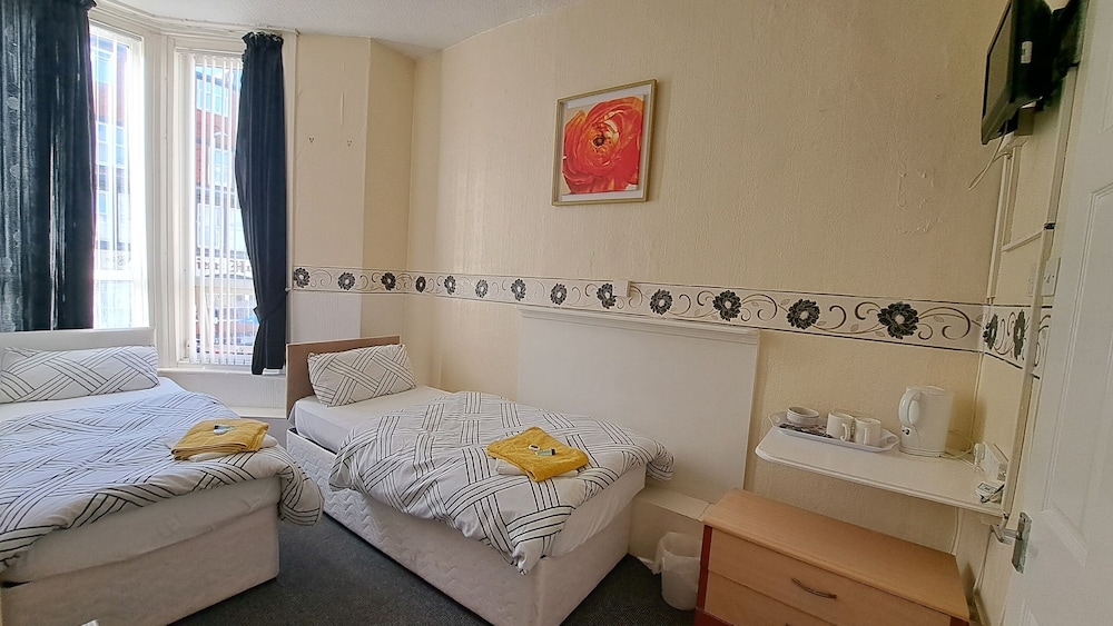 Fern Villa Hotel — Blackpool — photo 4