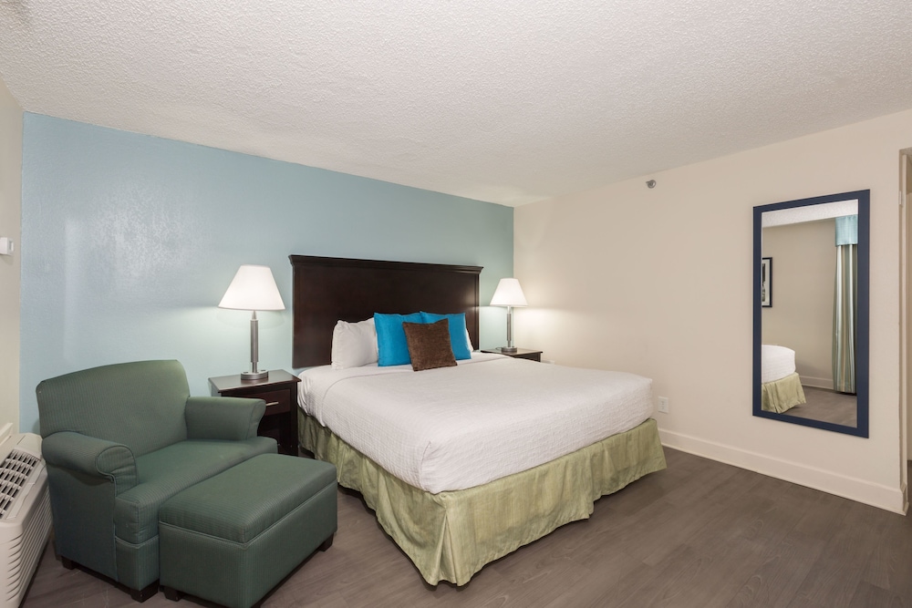 Carolinian Beach Resort by Oceana Resorts - photo 28