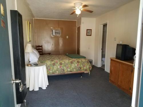 Canton Motel - photo 3