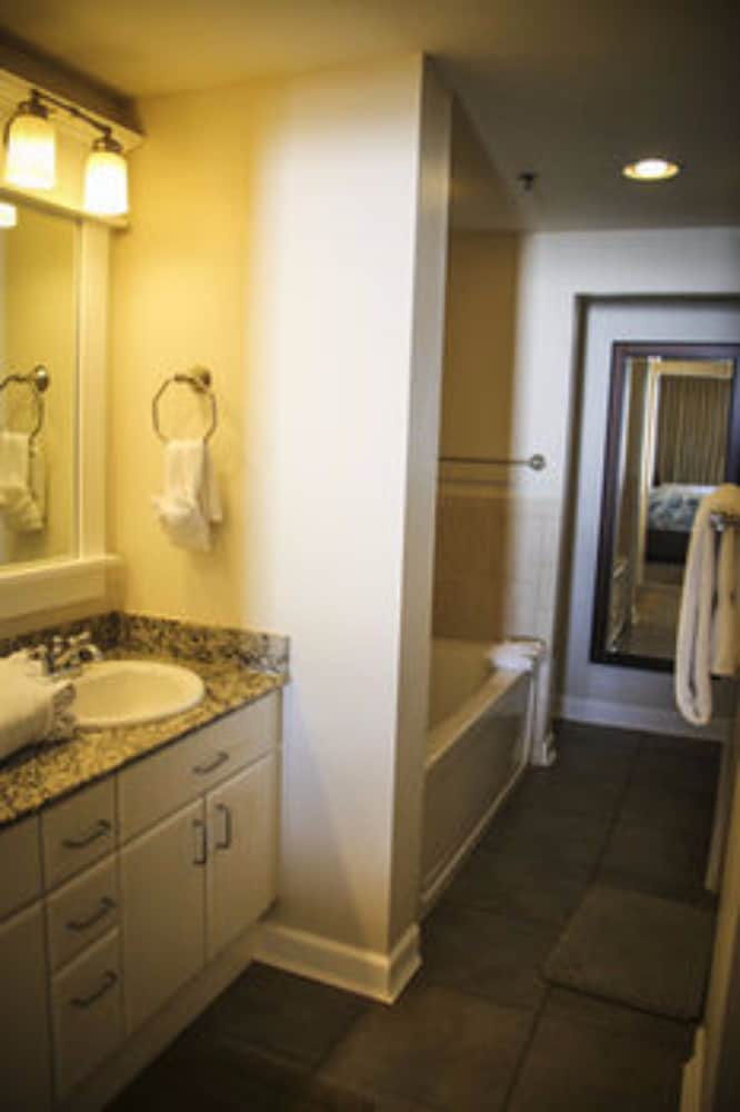 Grand Panama Beach Resort by Emerald View Resorts - photo 35