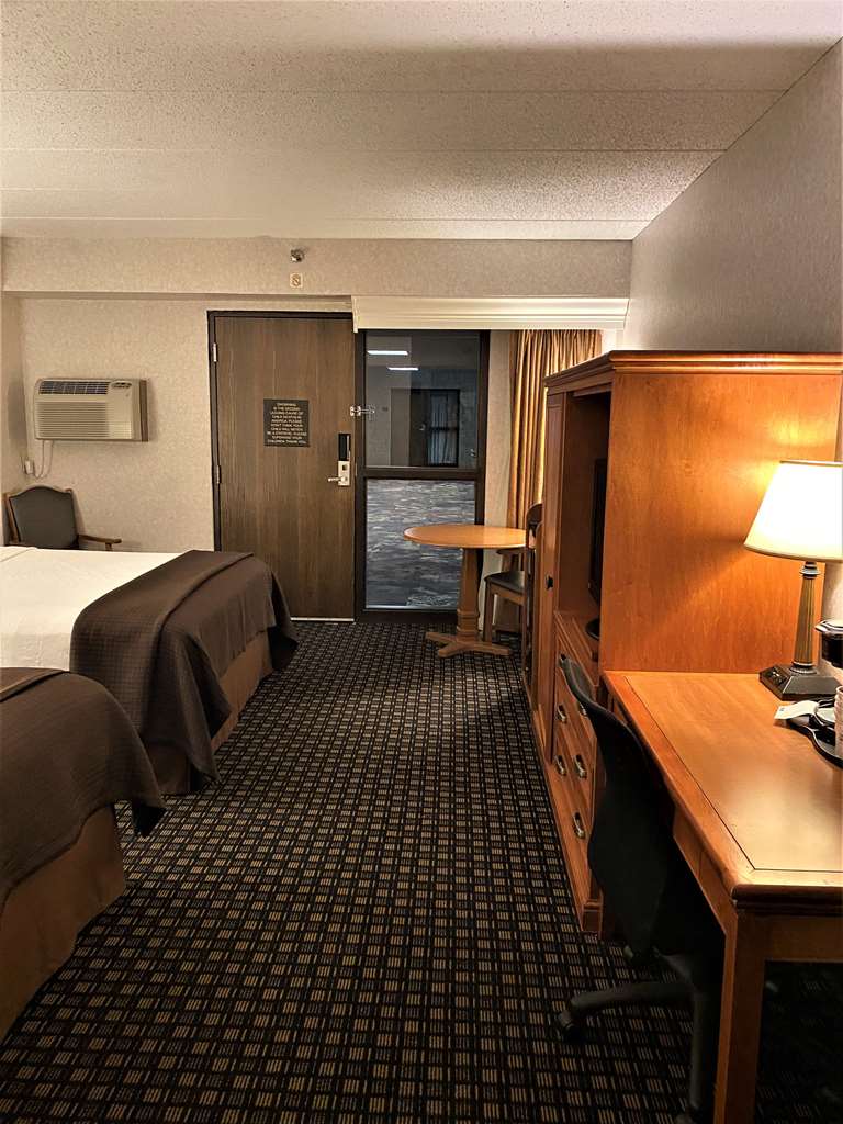 Best Western Plus Kelly Inn - photo 22