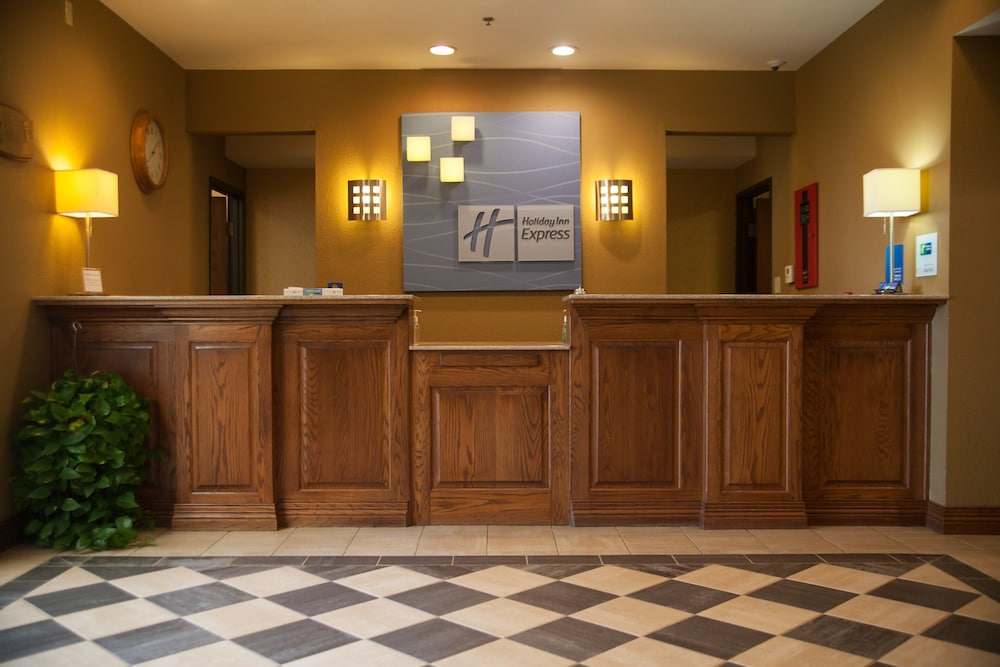 Holiday Inn Express Hotel & Suites Mountain Home by IHG - photo 35