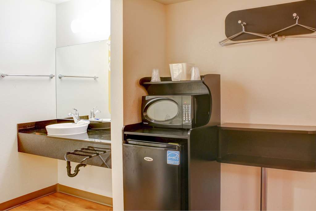 Motel 6 Bishop CA - photo 21