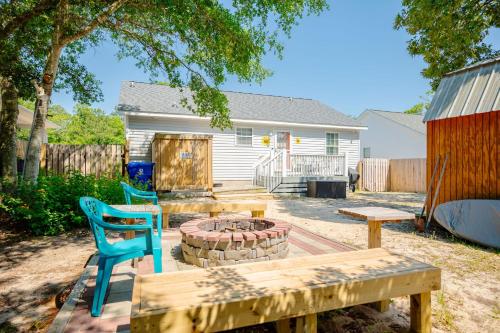 9th Street Sandy Feet by Oak Island Accommodations - photo 47