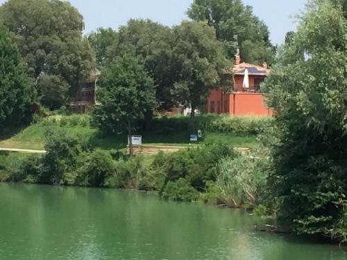 B&B Hole6 — 4-Star Luxury Hotel in Castenaso, Italy