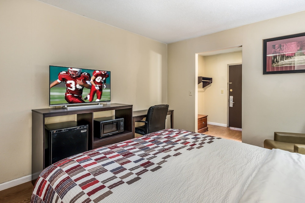 Red Roof Inn & Suites Wapakoneta - photo 20