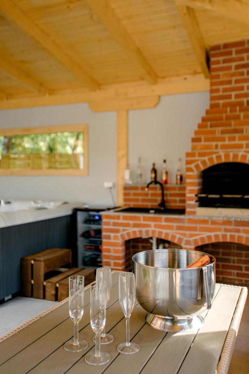 Das Holzhaus - carbon neutral hotel in Sadu