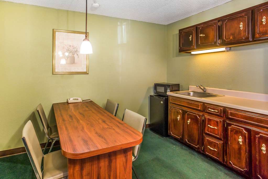 Rodeway Inn & Suites Smyrna Nashville Area - photo 25
