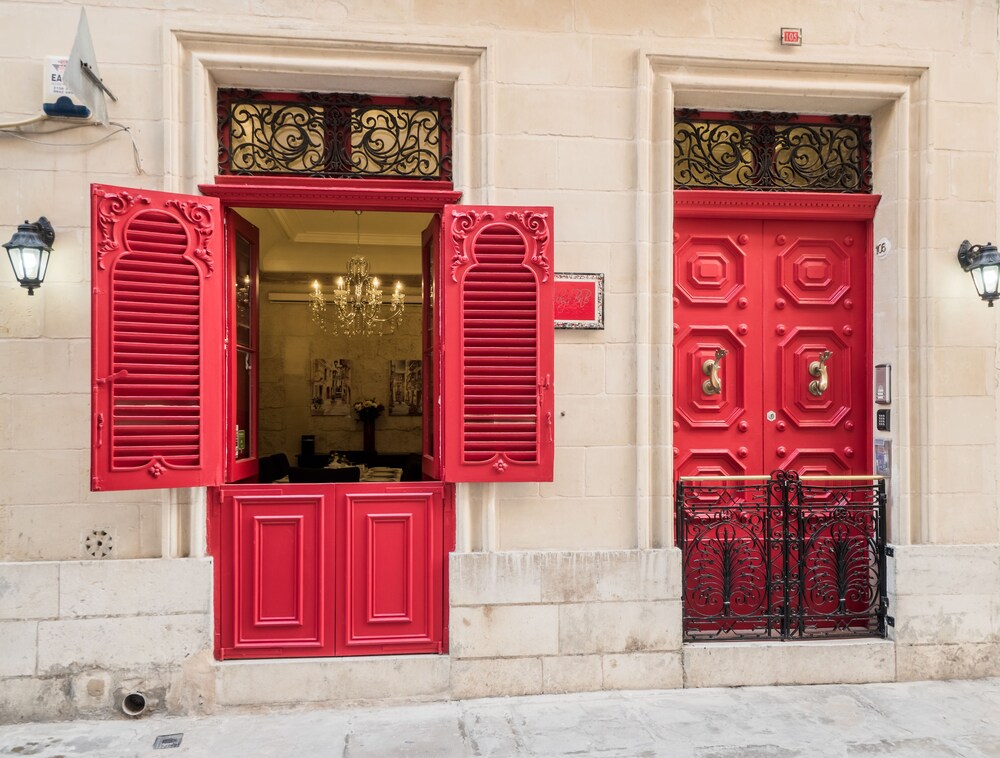 Julesy's BnB — 4-Star Luxury Hotel in Cospicua, Malta