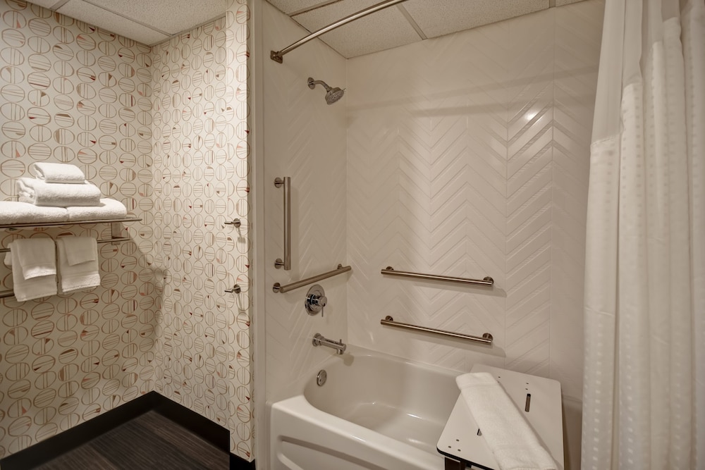 Holiday Inn Lancaster by IHG - photo 17