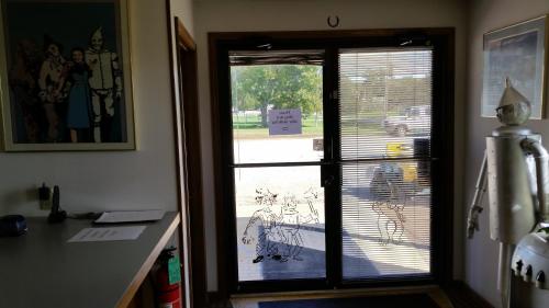 Land of Ahs Motor Inn - photo 15