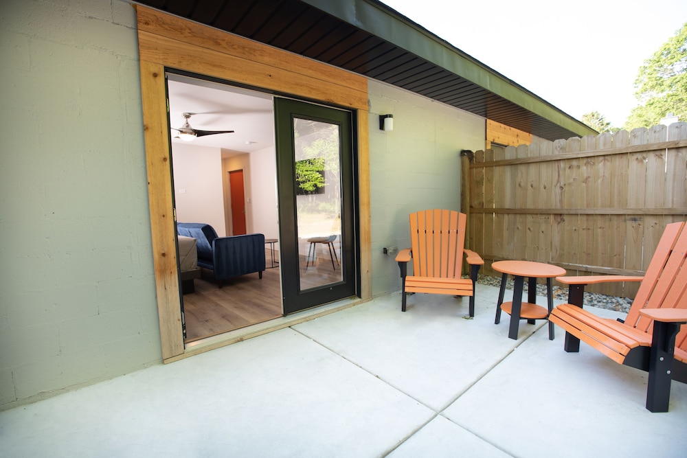 4411 Inn & Suites - photo 30