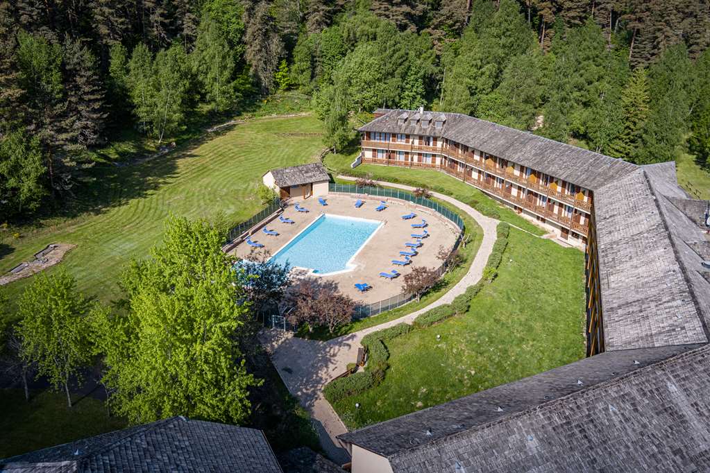 Les Hameaux De Lozere Sure Hotel Collection by Best Western in Rodez, France