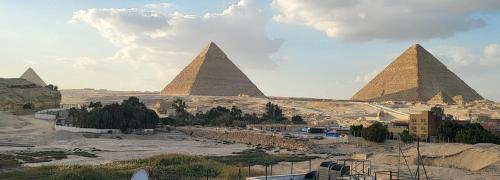 Youssef Pyrameds View INN