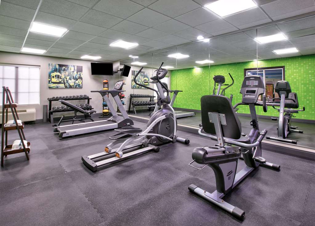 La Quinta Inn & Suites by Wyndham Little Rock Bryant - photo 7