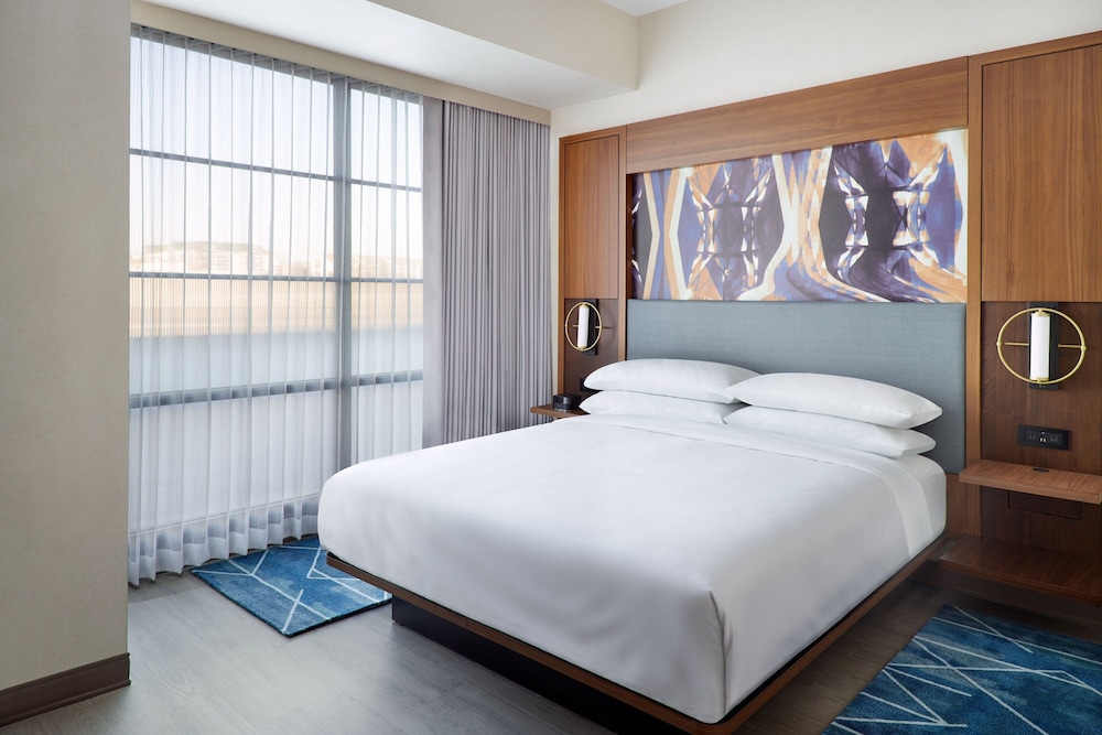 Marriott Knoxville Downtown - photo 11