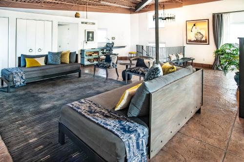 Heart of Vibrant Railyard Large Downtown Loft with Prime Location and Beautiful Deck in Santa Fe, United States