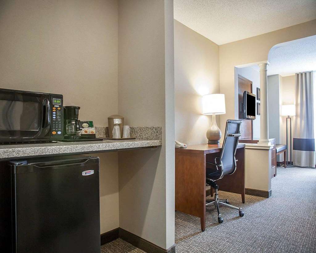 Comfort Suites West Warwick Providence - photo 29