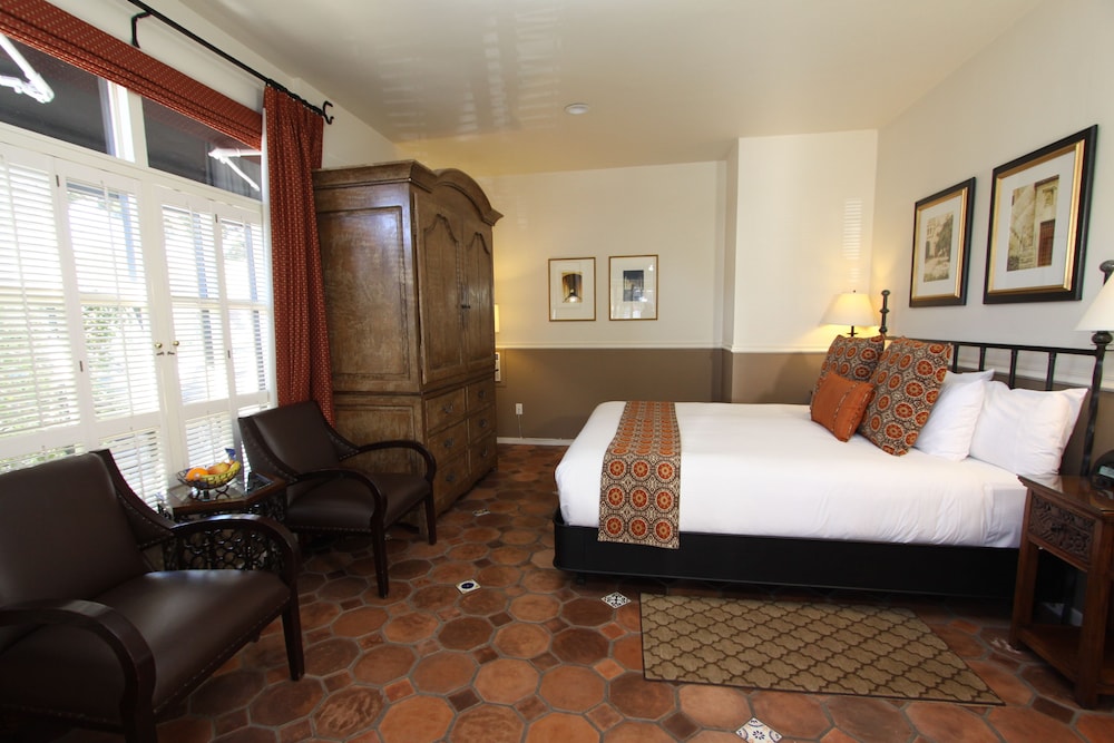 Cypress Inn - photo 19