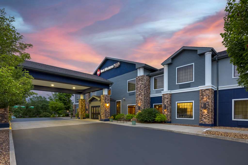 Best Western Plus Victor Inn & Suites - featured photo