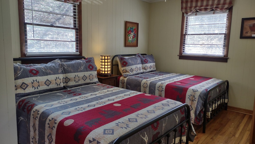 Cozy Creek Cottages - photo 4